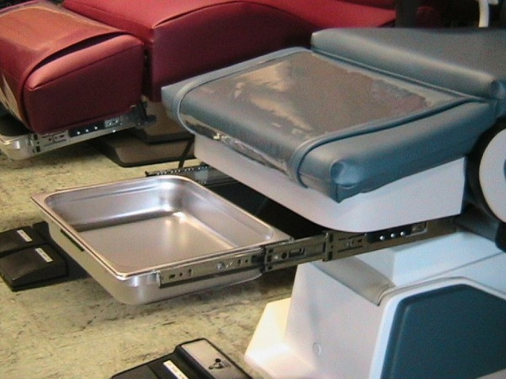 PODIATRY CHAIR DEBRIS TRAY