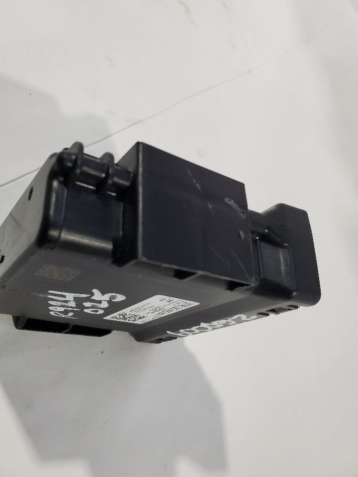 2022 Chevrolet Equinox OEM Network Gateway Control Module13542827