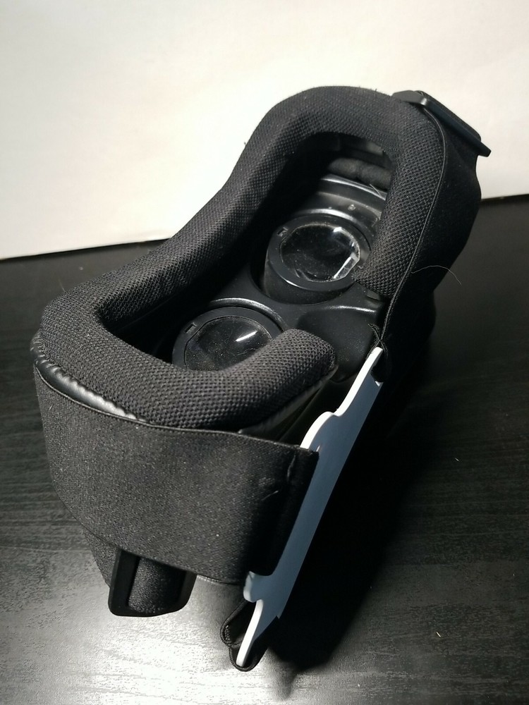 EVO VR (2016) Virtual Reality Headset Black compatible with Android or IOS WORKS