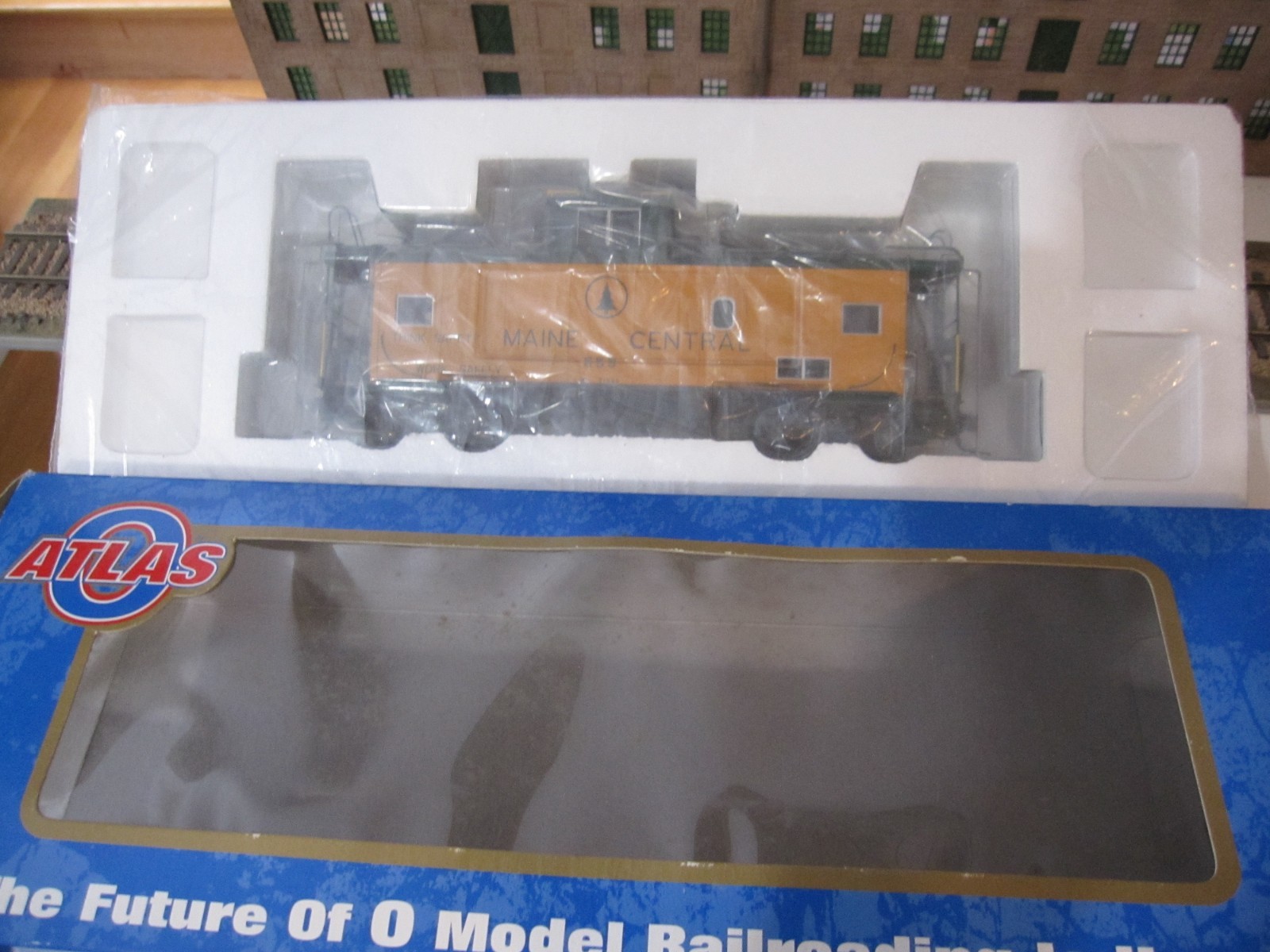 Atlas O 2R #7652-2 "Maine Central" Standard Cupola Caboose
