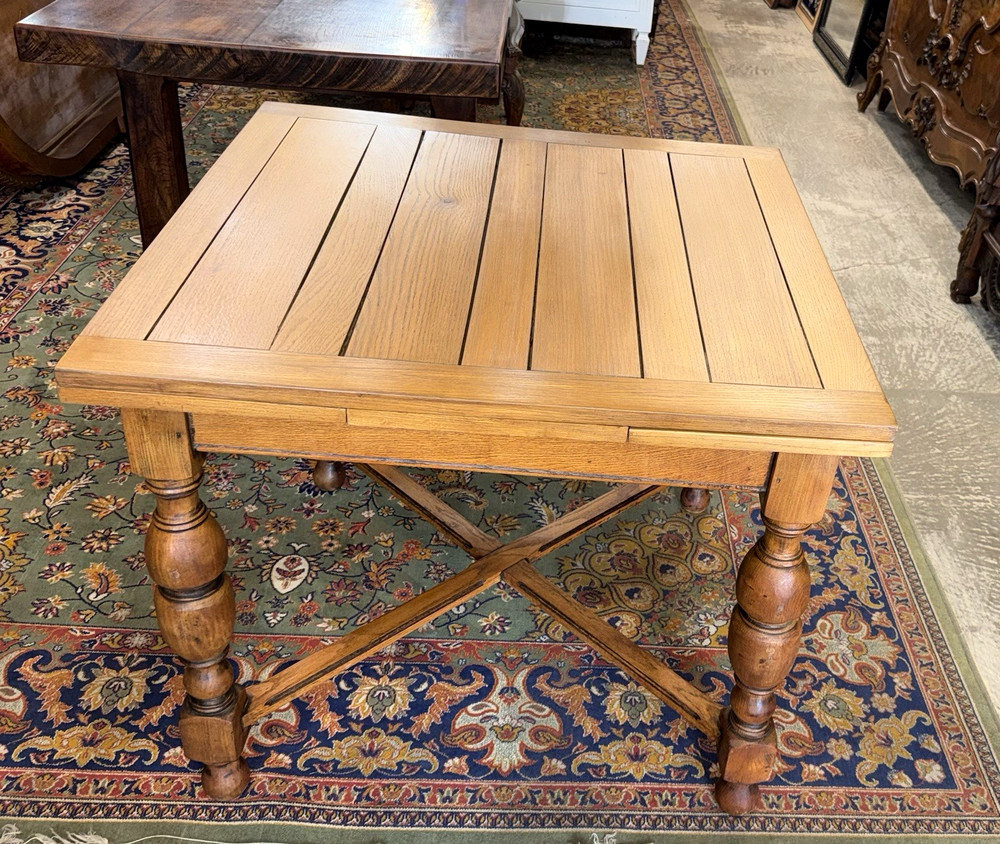 English Antique Oak Draw Leaf Table / Kitchen Table