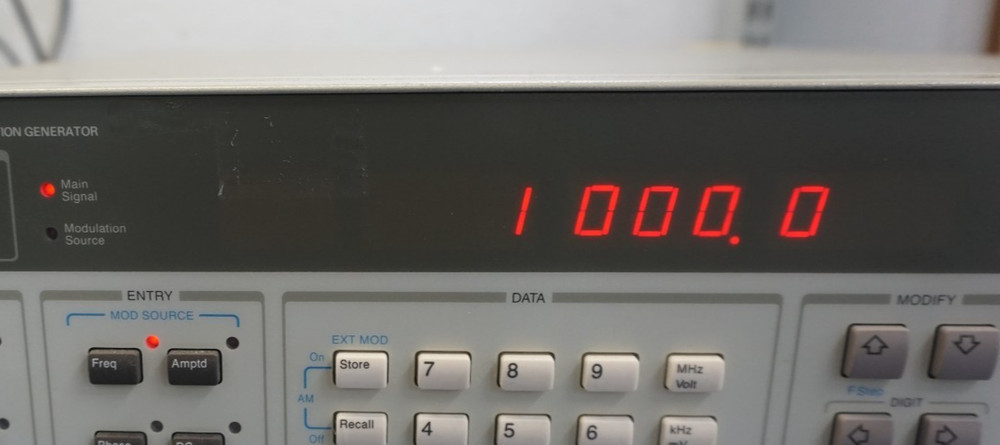 HP 3325B HP Synthesizer Function Generator