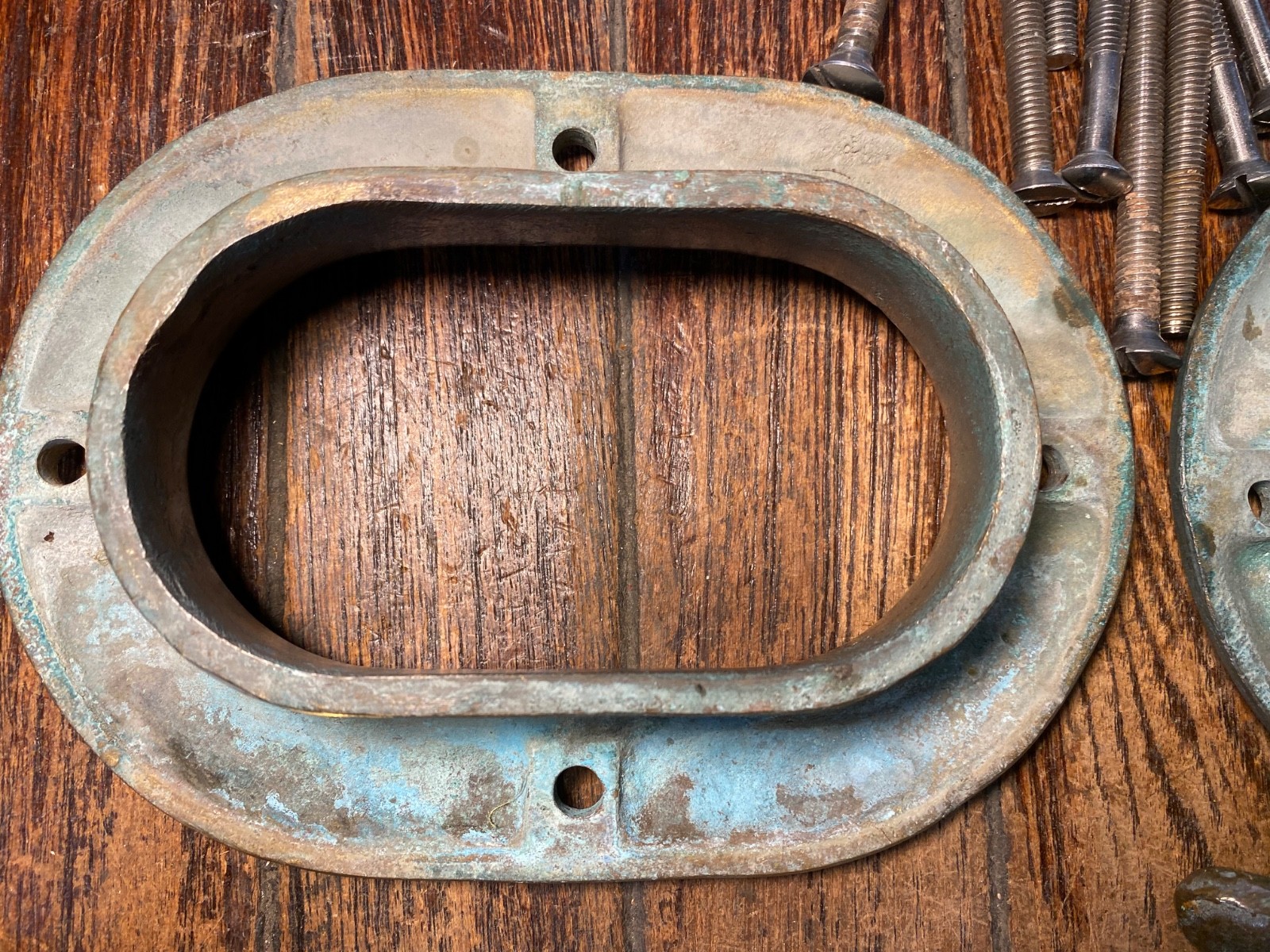 PAIR OF LARGE VINTAGE CAST BRONZE COMBINATION CLEAT/HAWSE HOLES 13" NICE PATINA!