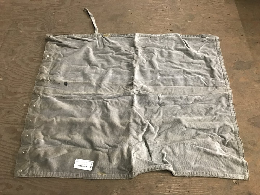 Peterbilt 377 GREY SLEEPER OPENING Interior Curtain - Used