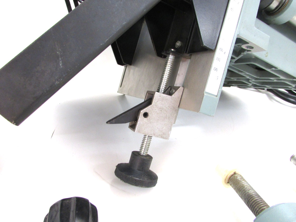 DELTA PLATE JOINER MODEL 32-100, BENCH TOP BISCUIT JOINTER