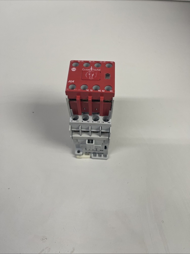 ALLEN BRADLEY 100S-C09D14C **CHIPPED**