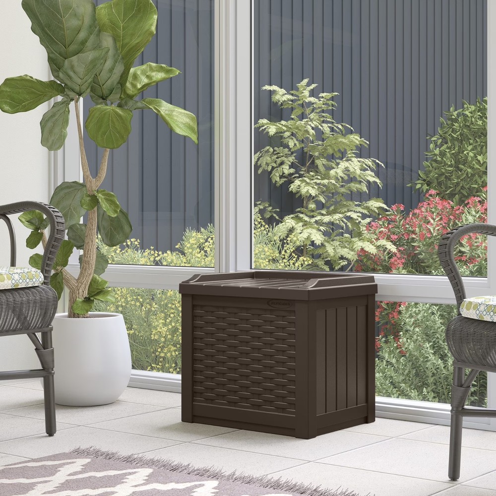 Suncast Outdoor 22 Gallon Resin and Wicker Deck Box, Java Brown