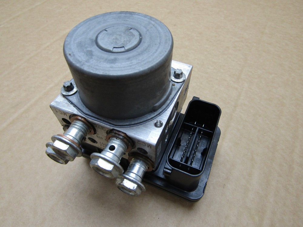 Harley Davidson Softail Standard 2022 1,012 mls ABS pump control module (12996)