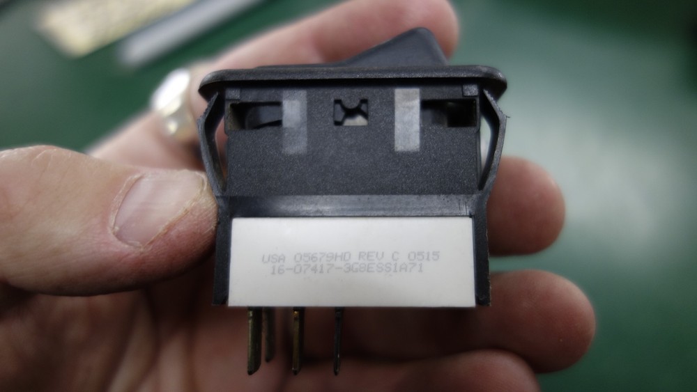 PETERBILT SWITCH, DASH, 16-07417-3G8ESS1A71 BLANK SWITCH
