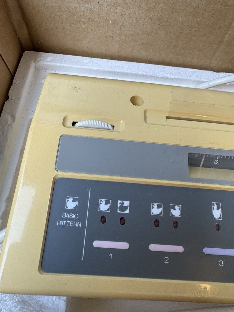 VINTAGE NOS Silver/Studio EC1 Pattern Controller Knitting Machine Made in Japan