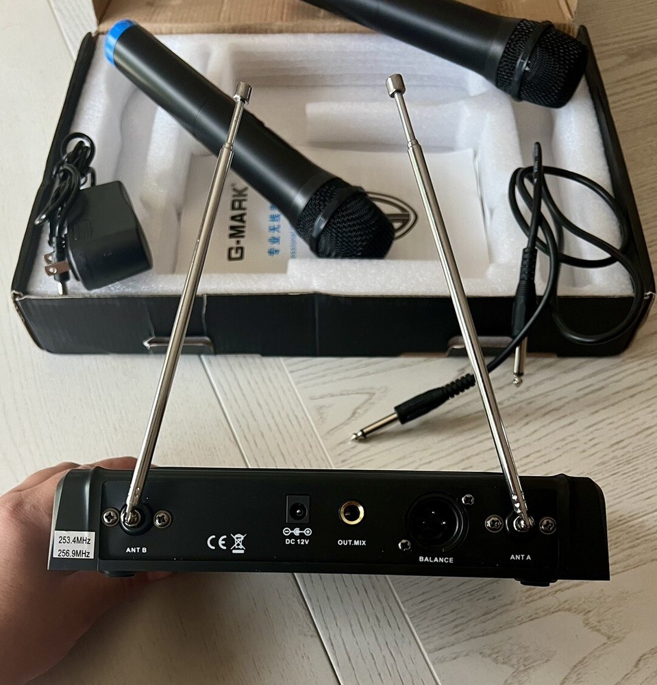 Professional Wireless Microphone G-MARK G210V 2 Channels VHF