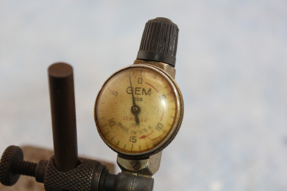 SMALL GEM 225 DIAL INDICATOR ON METAL BLOCK