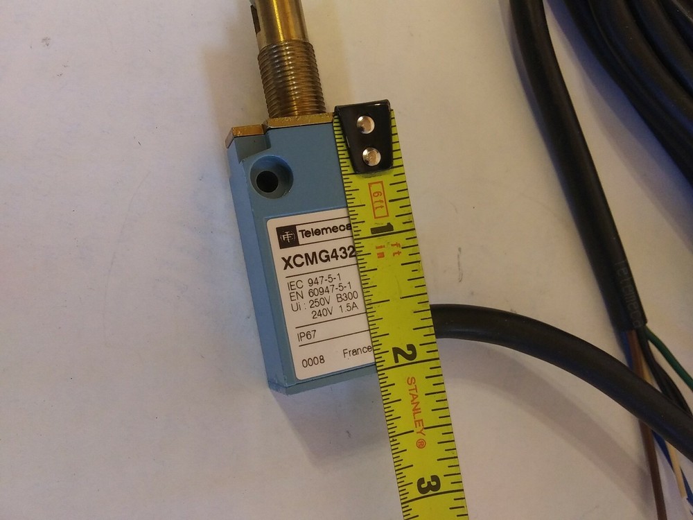 Telemecanique XCM G432970 Limit Switch