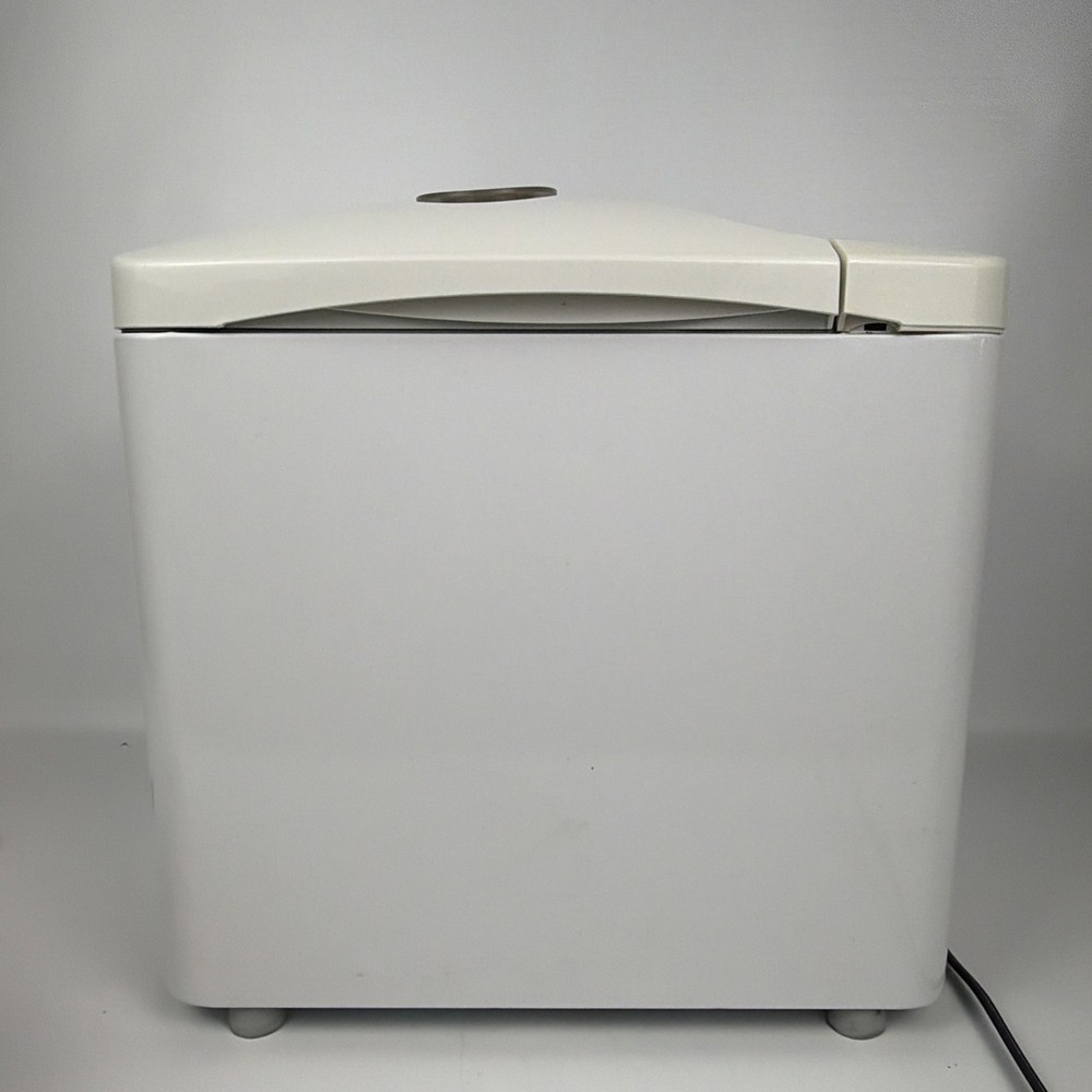 Panasonic SD-YD250 Bread Maker – Bread Pan & Paddle – Powers On – AS IS