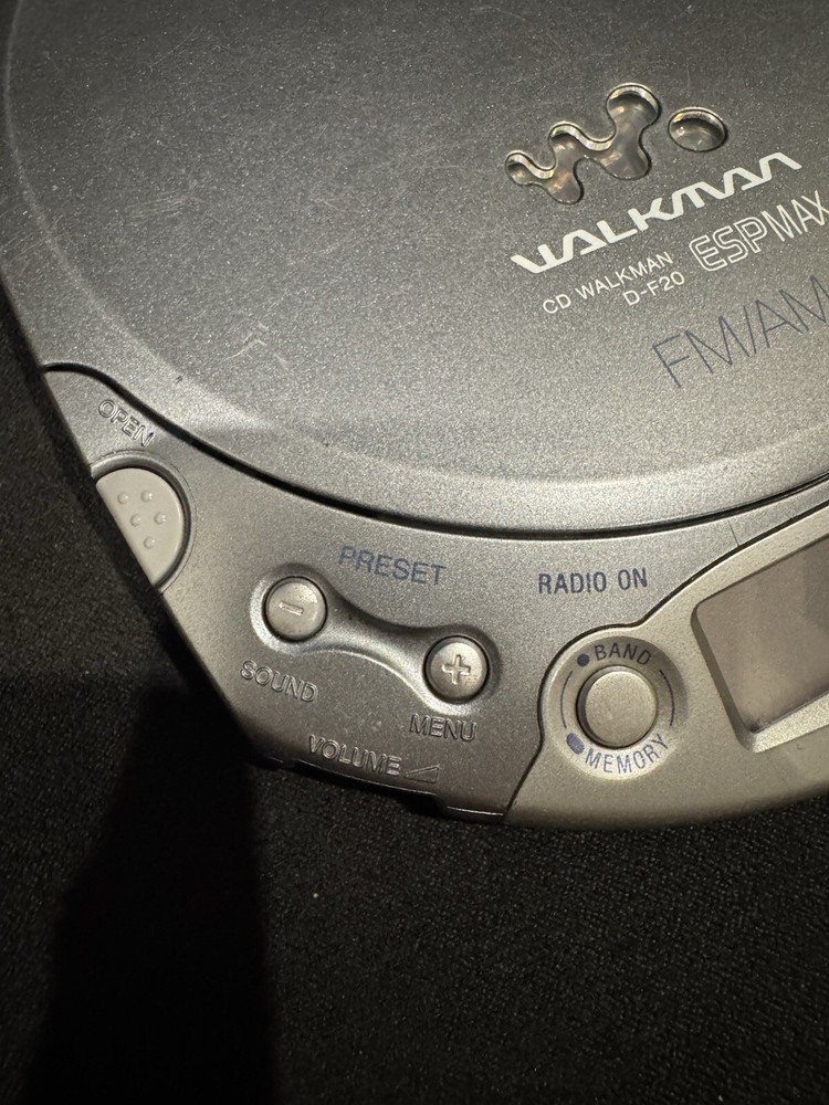 Sony CD Walkman D-F20 (READ DESCRIPTION)