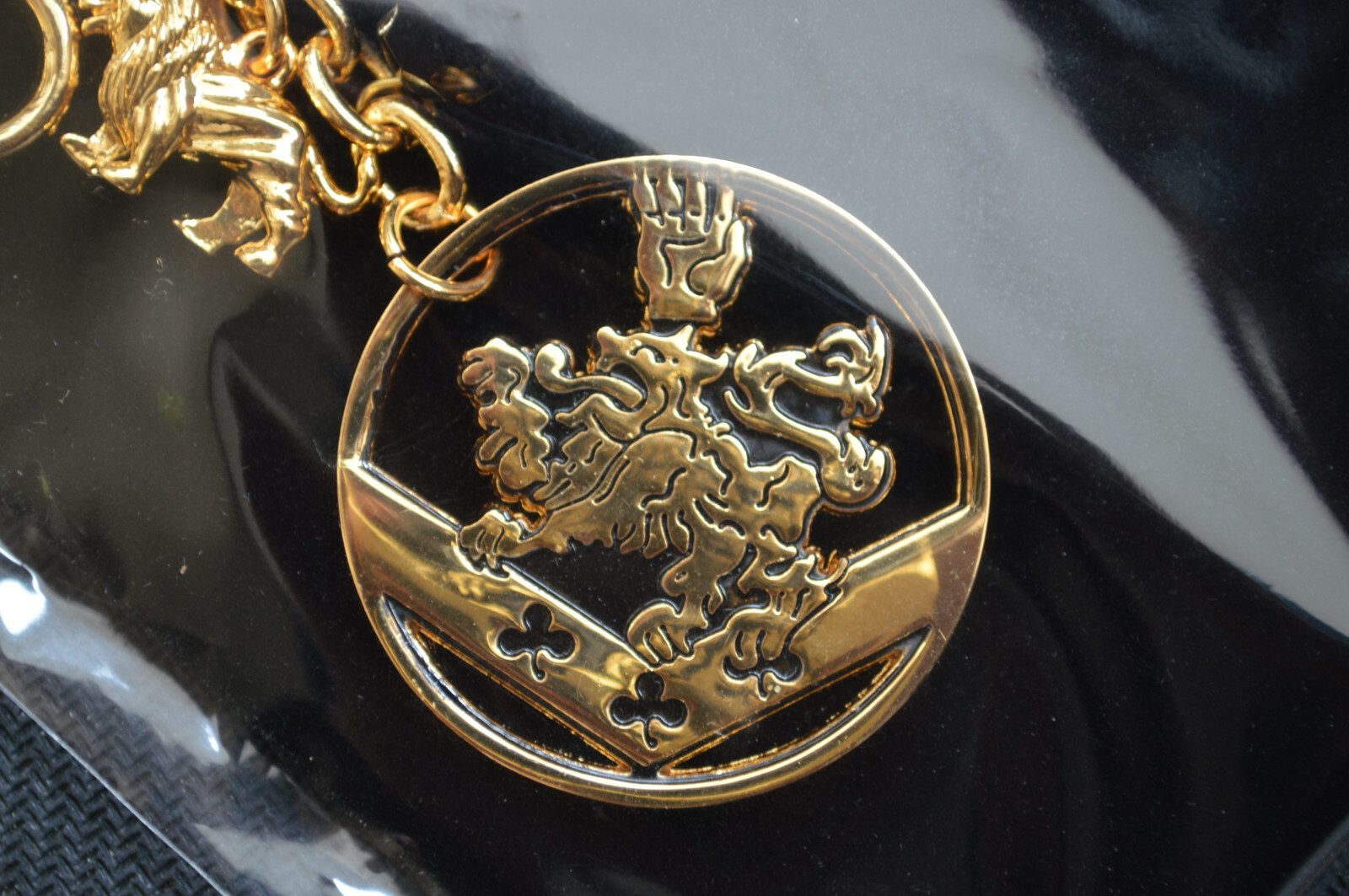 Neca The Twilight Saga New Moon 18K Gold Plated Bag Clip A Charm Dangler Keyring