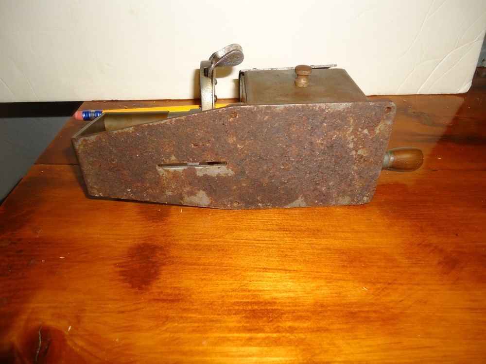 Antique Dandy Automatic Feed Pencil Sharpener Circa 1919