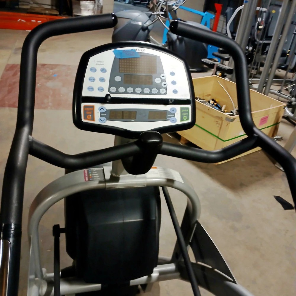 Cybex 620A Arc Trainer