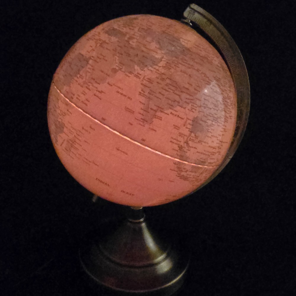 Fucashun Illuminated World 8" Light Up Globe