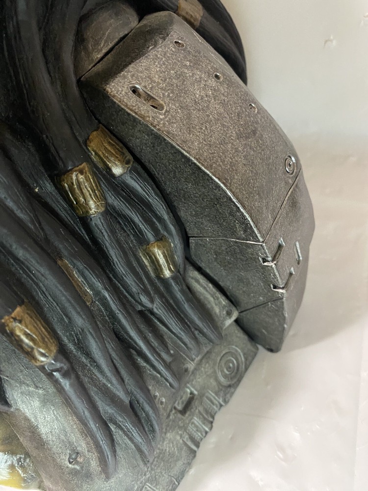 Predator Limited Predator Head Figure & Case Japan