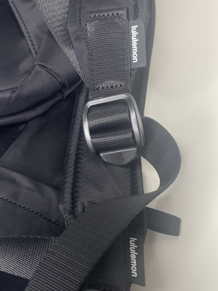 Lululemon Everywhere Backpack 22L Unisex Black Nylon