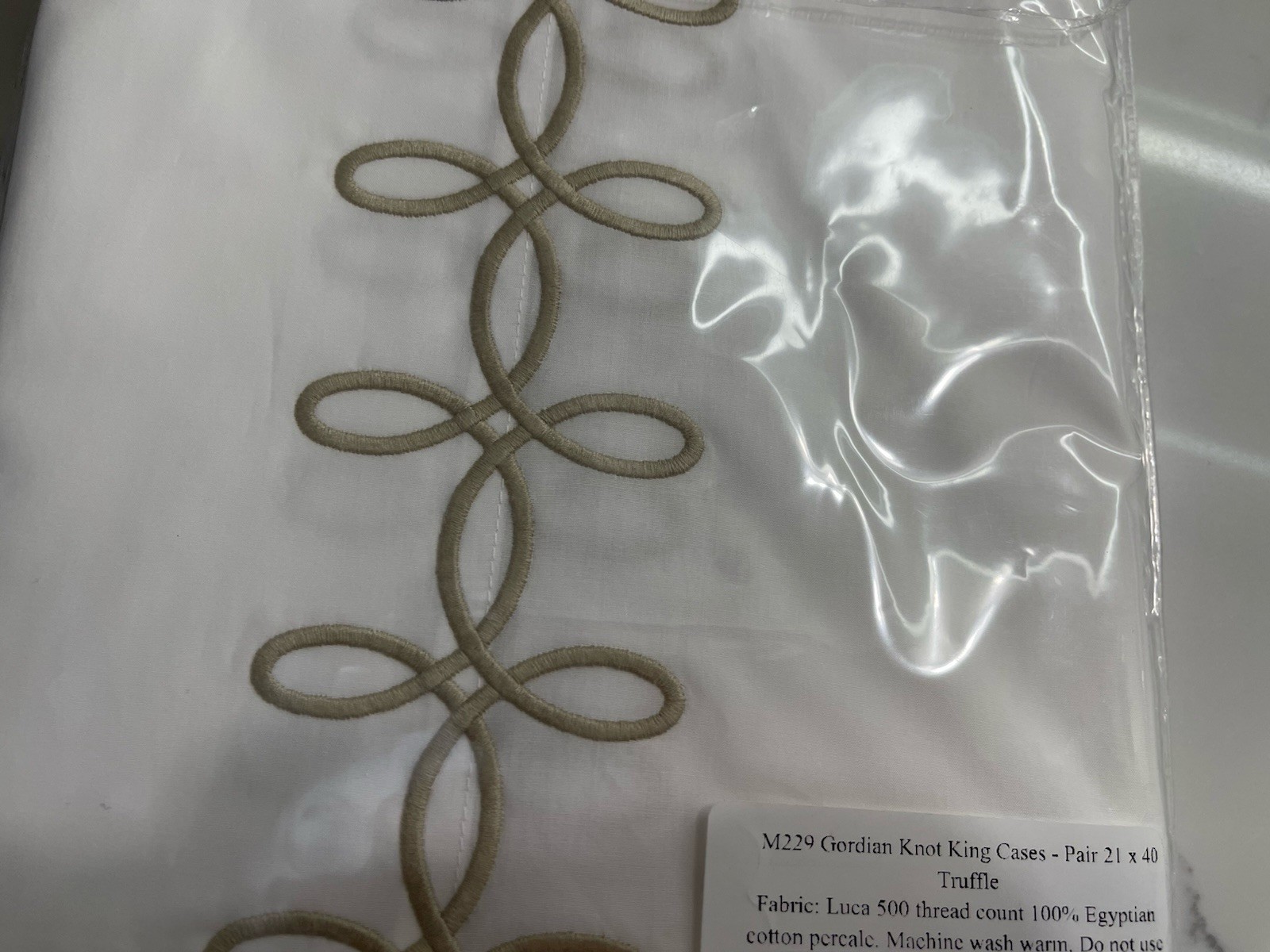 $239 Matouk Italy NWT 2pc King Cases Gordian Knot 500TC Percale Truffle White