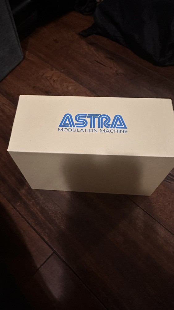 Universal Audio Astra Modulation Pedal Open Box