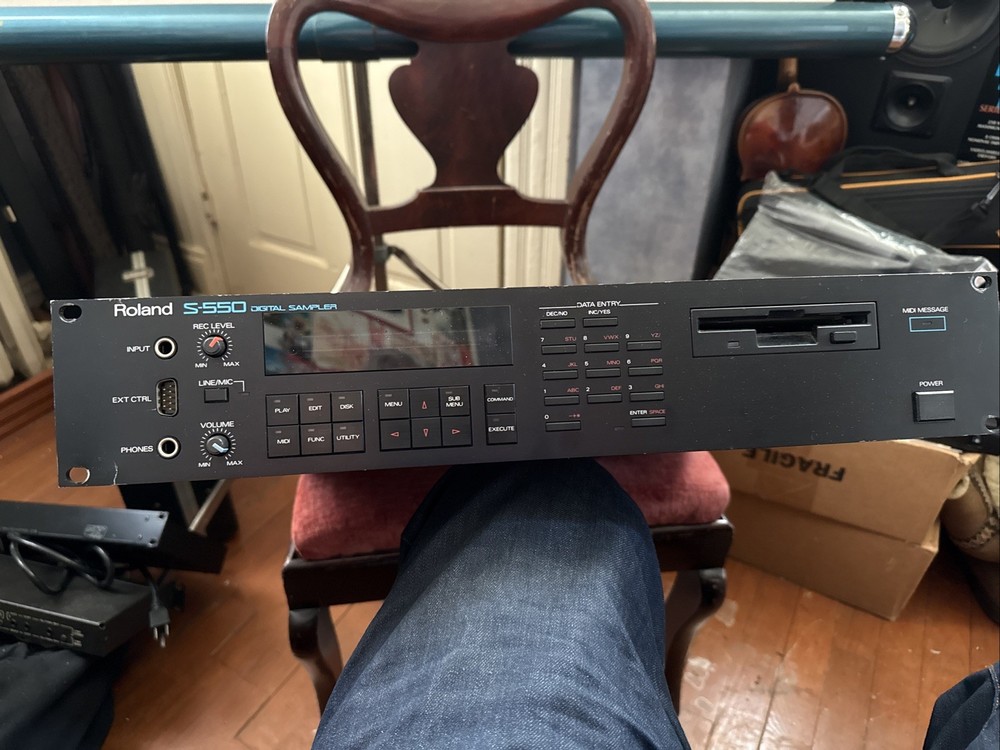 Roland S550 Digital Sampler