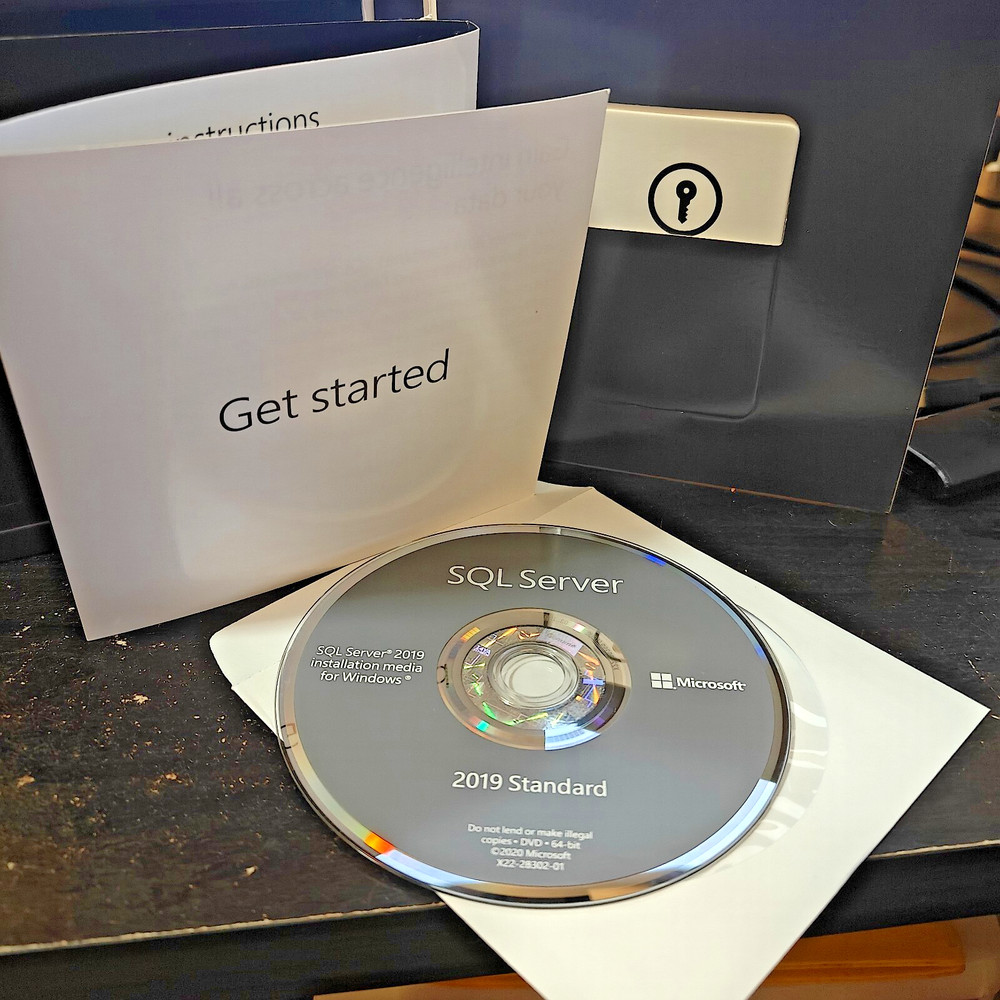 Microsoft SQL Server 2019 Standard 24 Core/25 CAL - DVD Box Pack