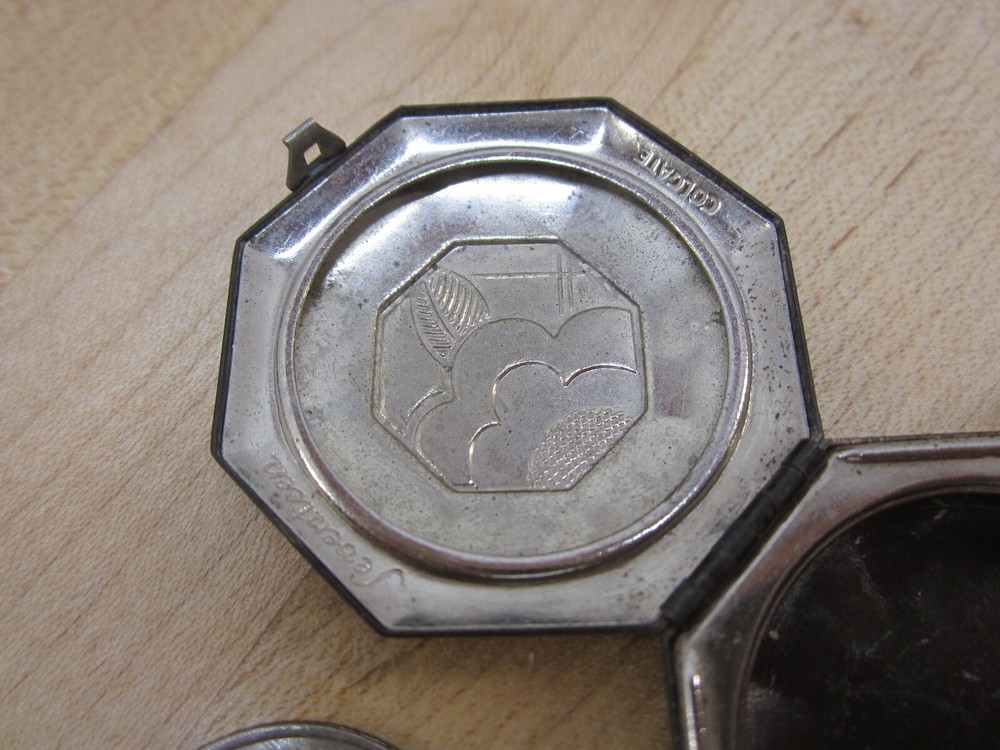 Vintage Seventeen Colgate Blush Tin Compact