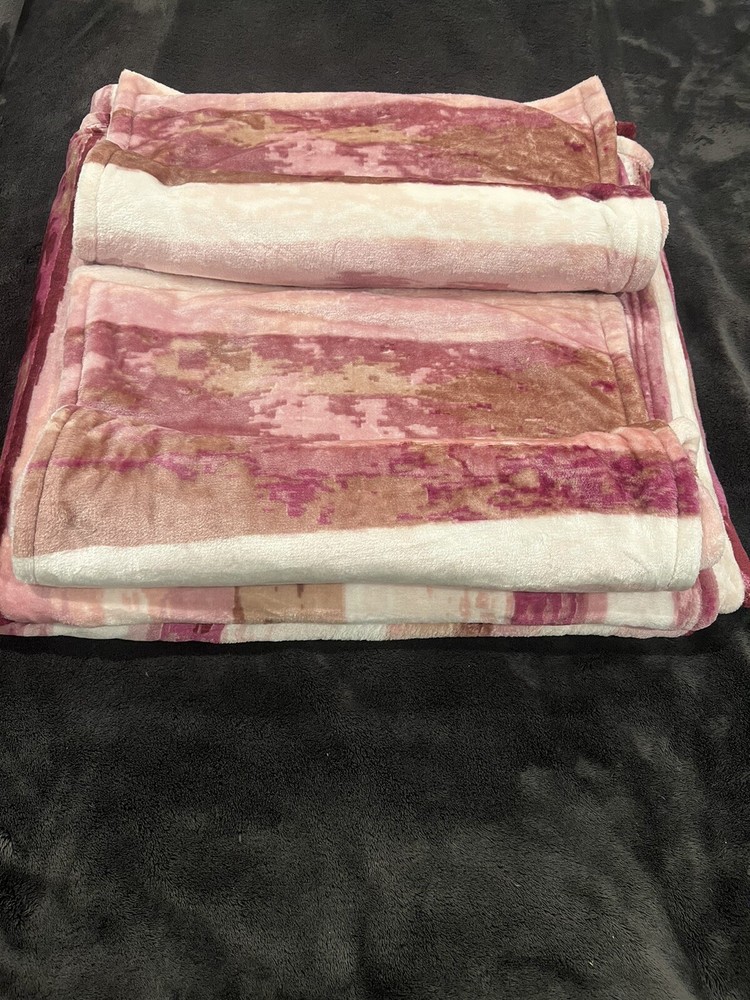 Warm 3 Piece Bed Sheet Set King Size.