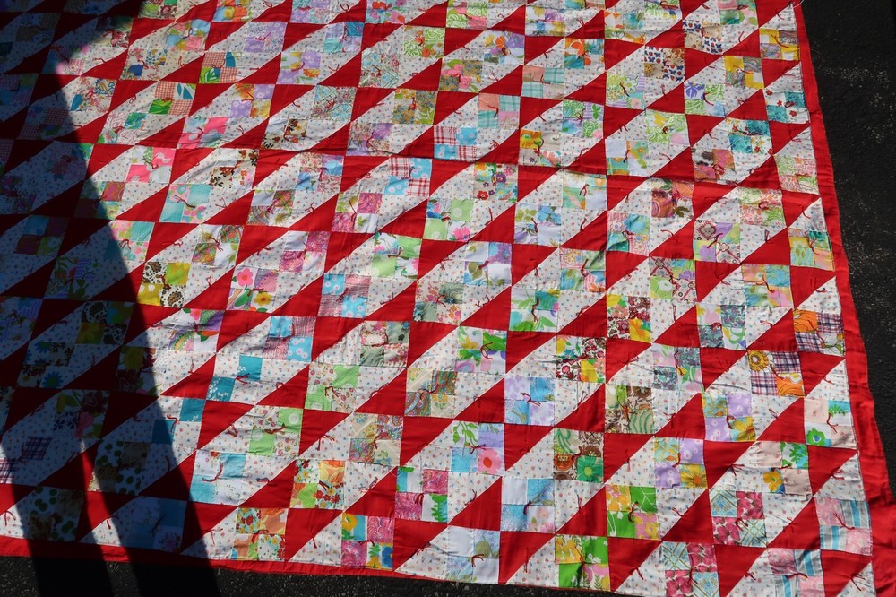 Vtg Patchwork Pattern Tiny Square King Quilt Measures 71x88 In. Beautiful