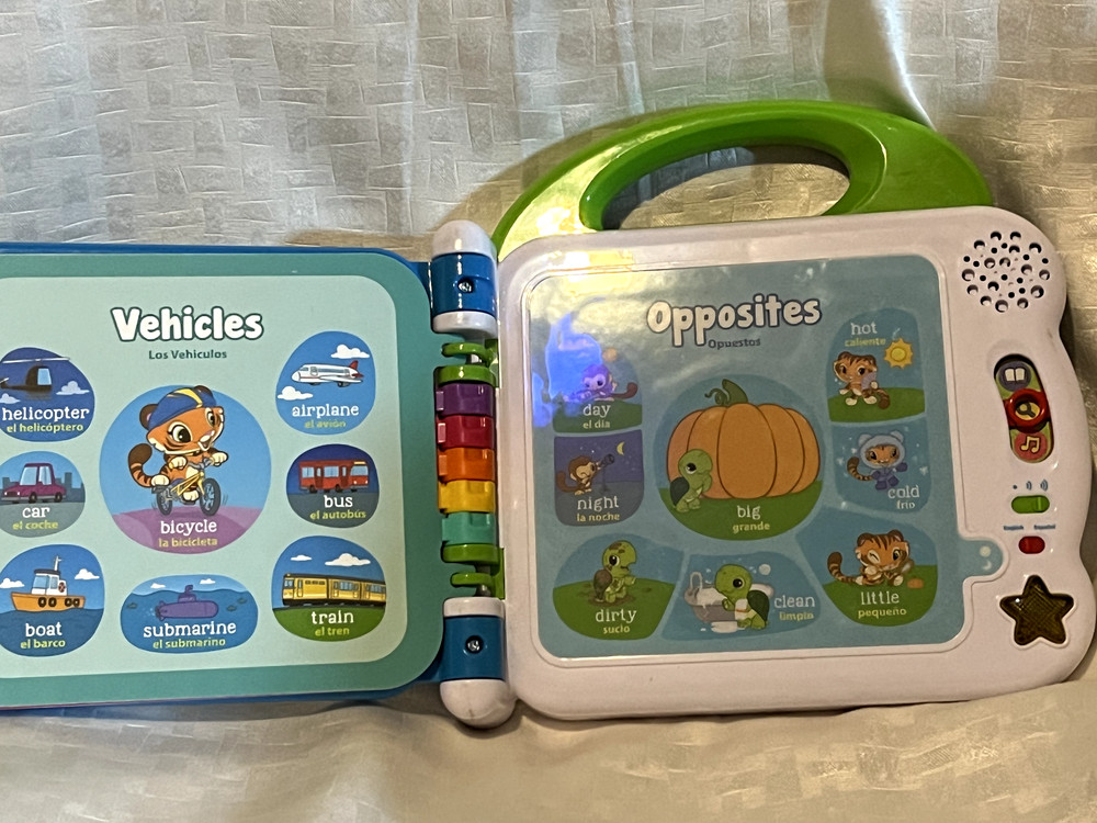 LeapFrog Learning Friends 100 Words Book Language Development Interactive Book