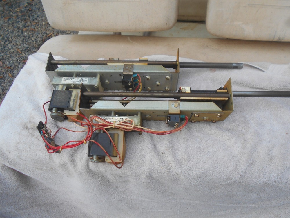 GILES GBF-50 COMMERCIAL FRYER ELEVATOR ASSEMBLY
