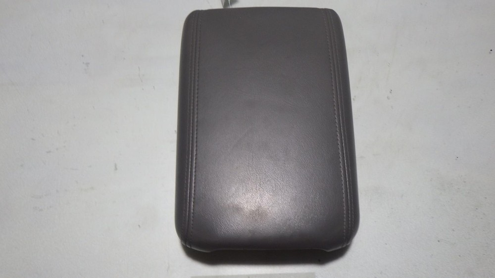 13 GMC ACADIA CENTER CONSOLE ARMREST LID