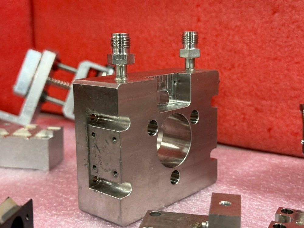 ASSORTED LOT NIKON INTERFEROMETER FLUORESCENCE FILTER CUBE NSR ASSEMBLY