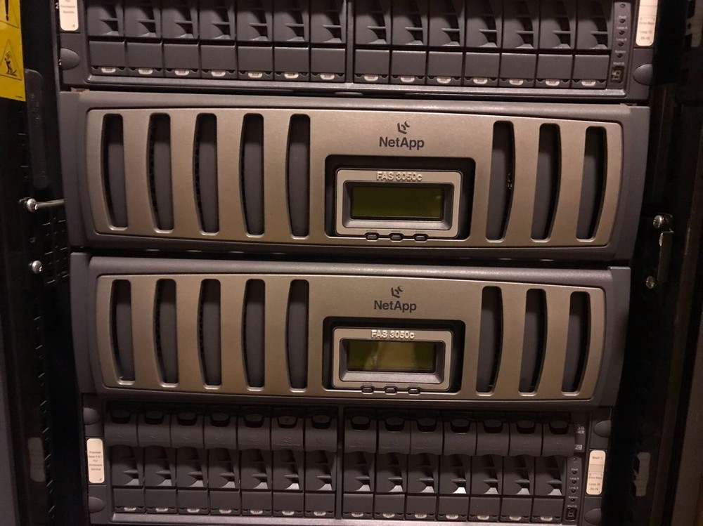NetApp FAS3050C Disk Storage Array , 50 TB Fiber channel ,iSCSI