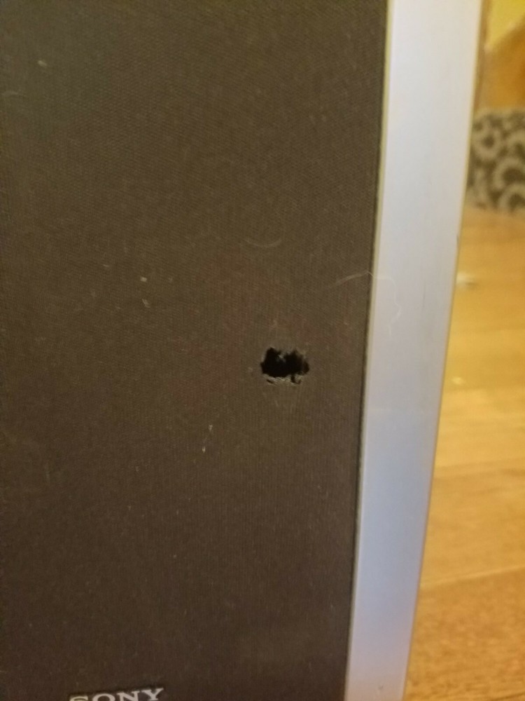 Sony Compact System DVD Deck Receiver Model CMT-DV2D With Speakers Rough