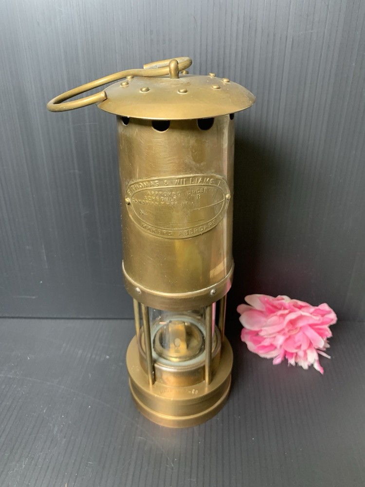 Makers Aberdare - E. Thomas & Williams LTD - Cambrian Brass Miners Lamp