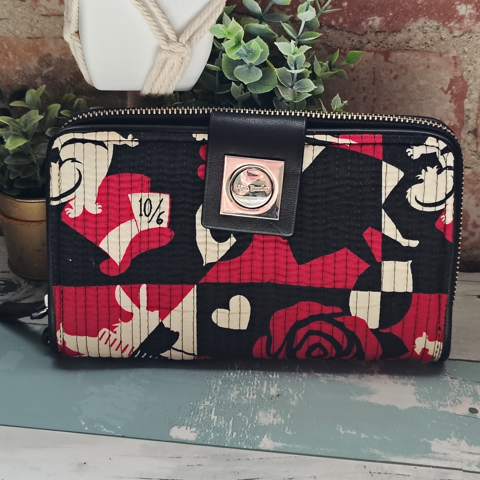 🏰Vera Bradley Disney Alice In Wonderland "Painting The Roses" Bag & Wallet