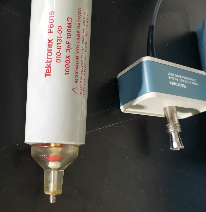 Tektronix P6015