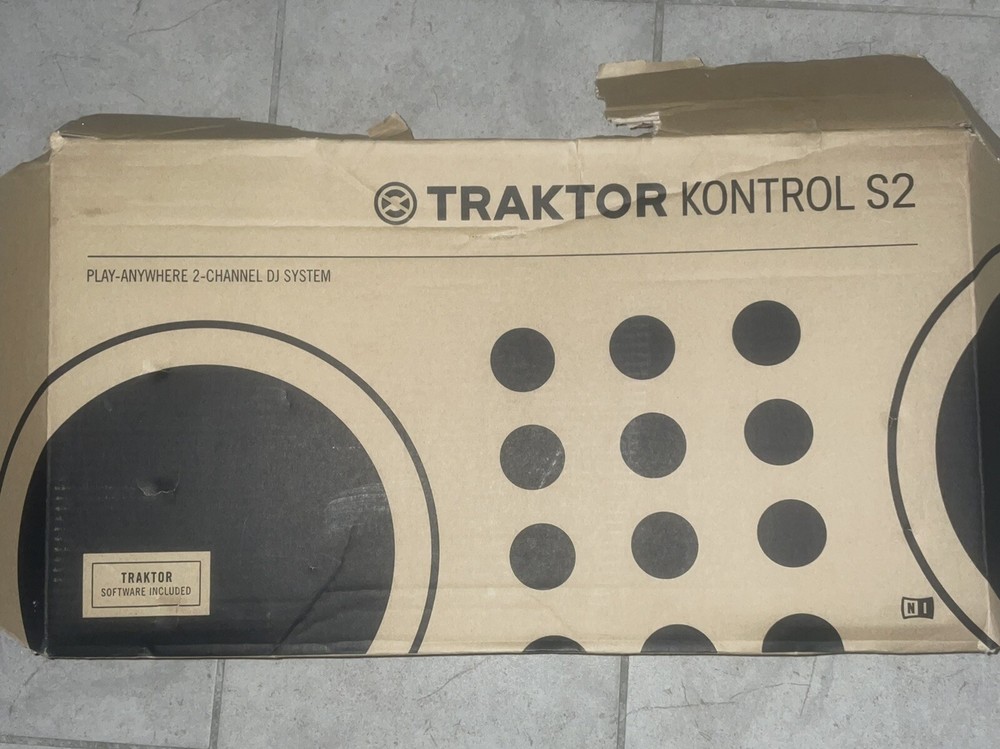 Native Instruments Kontrol S2 MK3 Double Deck Controller - 25421