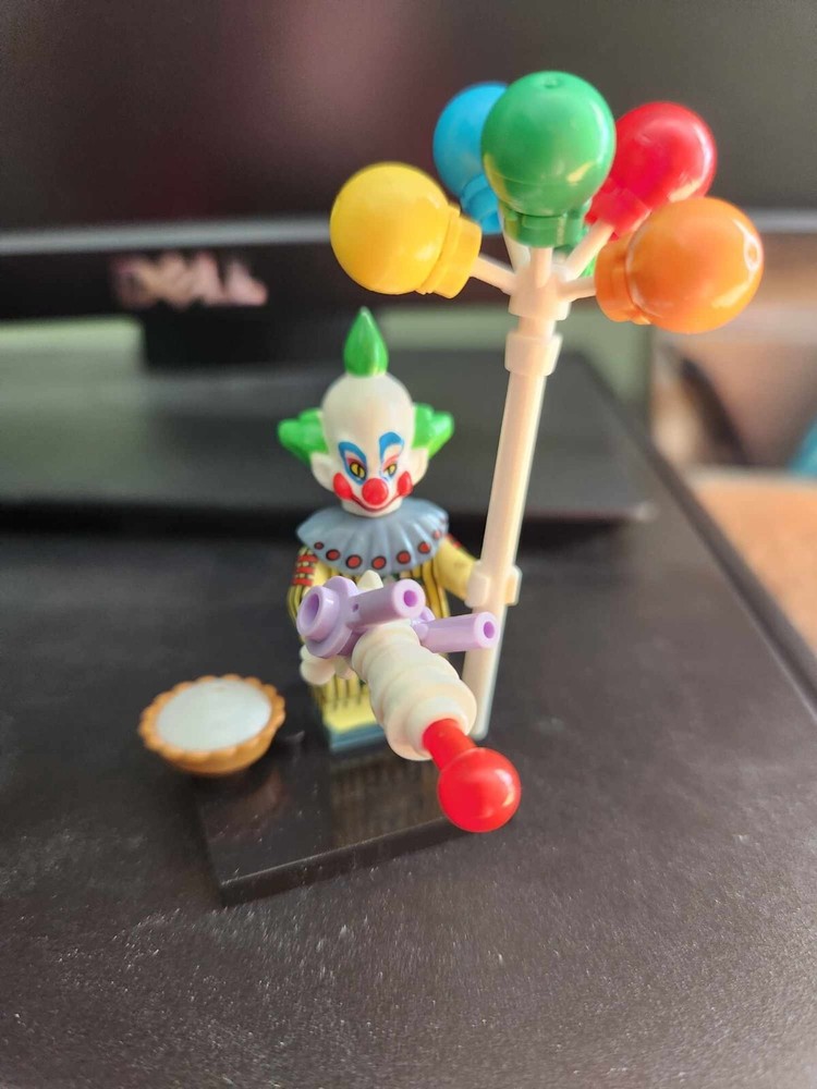 MINI KILLER KLOWNS CUSTOM Made & Printed SLIM Plus Pie & Base