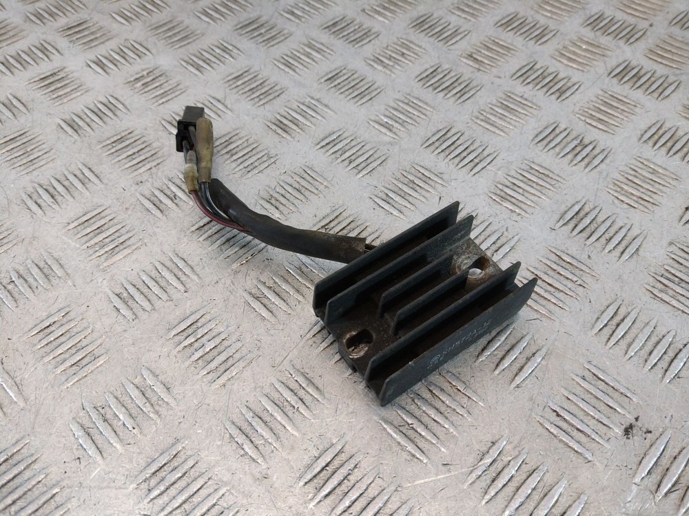 2005 SUZUKI GZ 125  RECTIFIER REGULATOR