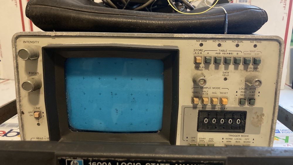 UNTESTED - AS-IS - HP 1600A Logic State Analyzer W/ 4x OEM HP Data Probes