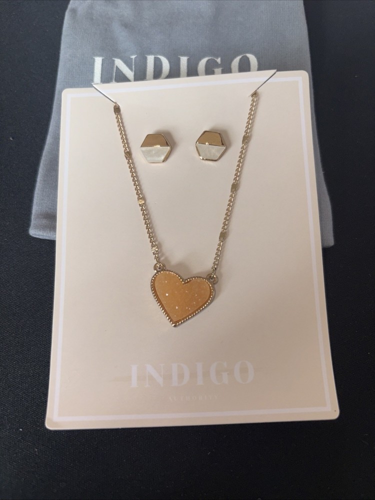 4 pc Necklace Jewelry Bundle