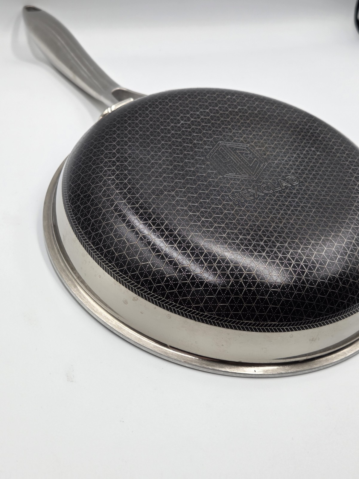 HexClad 8" Round Hybrid Stainless Steel Frying Pan Skillet Nonstick No Lid