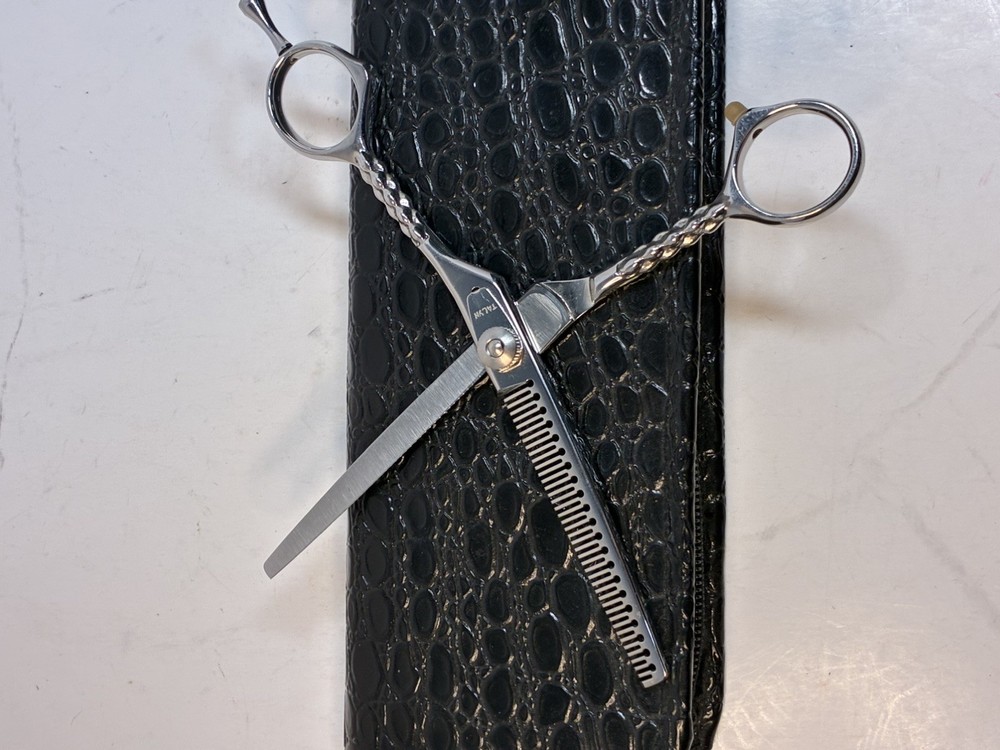 Dog Grooming Shears 3 cases 6 scissors