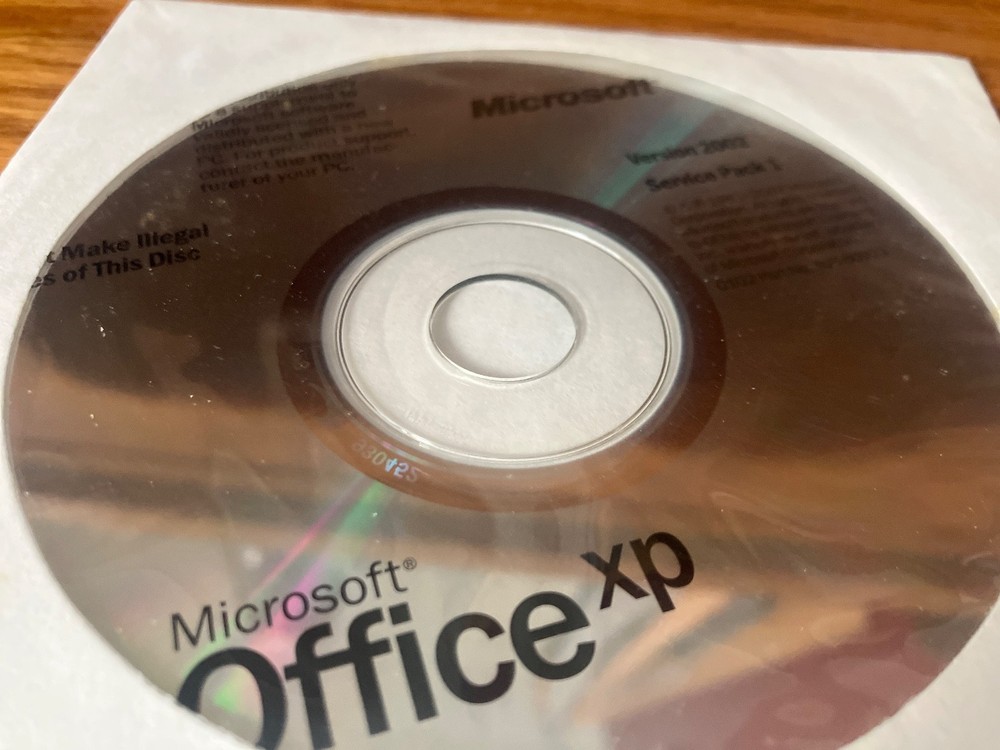 MICROSOFT OFFICE XP VERSION 2002 SERVICE PACK 1 DISC CD. PLUS PRODUCT KEY SEALED