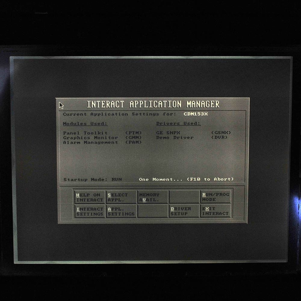 CTC Parker P15-044DR-3 Operator Interface Computer with LCD Display AS-IS DIM!